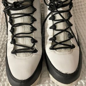 Jordon Retro Sneakers Size 7Y